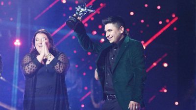 Todavía en shock, el ganador de "La Voz" celebra que "la vida puede cambiar en un segundo"