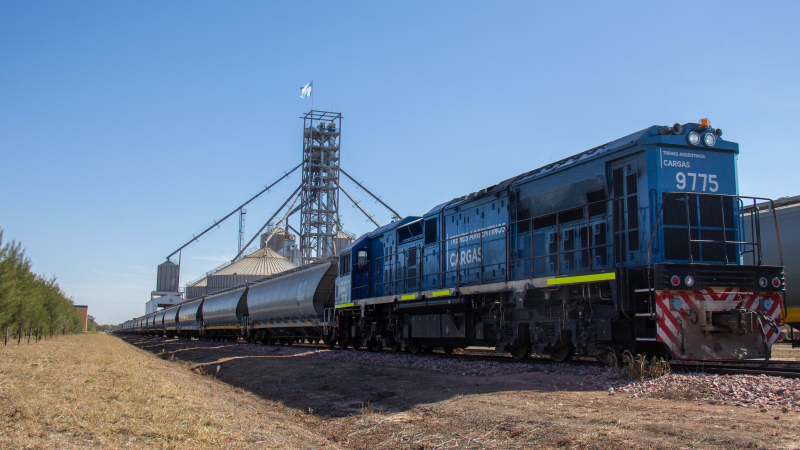 Más de 800 mil toneladas despachadas marcaron un récord mensual para los trenes de cargas