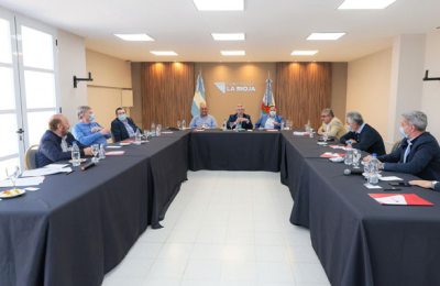 Con apoyo de los gobernadores, Fernández prepara medidas de shock