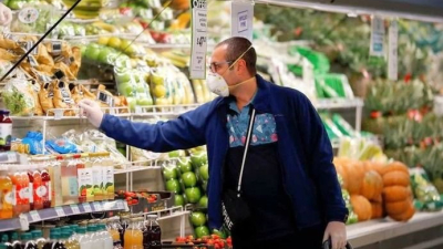 Los precios de los alimentos duplicaron los aumentos de salarios y jubilaciones en los últimos dos años