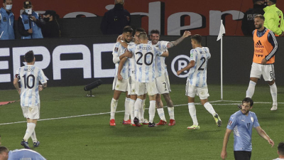 Argentina mostró su mejor versión y se floreó ante Uruguay en el Monumental