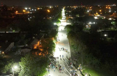 Junto a vecinos, Capitanich habilitó cuadras de pavimento en Margarita Belén
