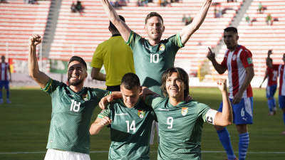 Bolivia goleó a Paraguay en La Paz y sueña con el repechaje de las Eliminatorias