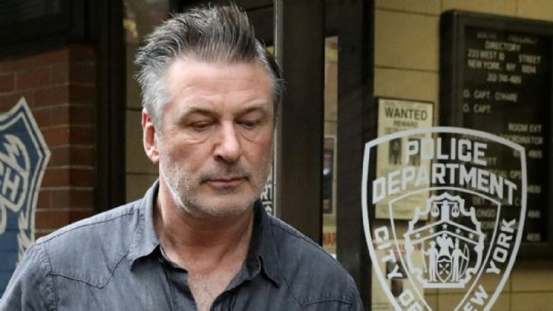 Alec Baldwin mató accidentalmente a la directora de fotografía mientras rodaban una película