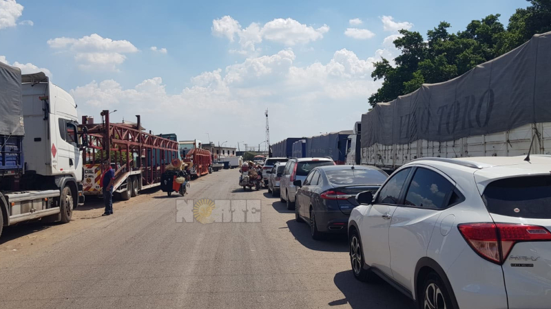Malestar por la extrema lentitud en el paso fronterizo entre Falcón y Clorinda