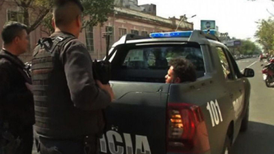 Ganó con la quiniela y se masturbó frente a la empleada de la agencia
