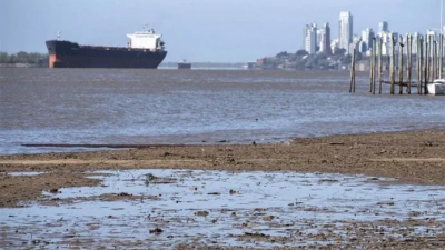 Bajante del rio Paraná: la carga de los buques se derrumbó a su peor nivel histórico
