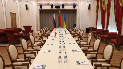 Expectativa mundial: comenzaron las conversaciones entre Ucrania y Rusia que negocian por la paz