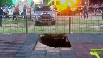 Dos mujeres y un niño de 4 años cayeron en un pozo en plena zona de juegos infantiles