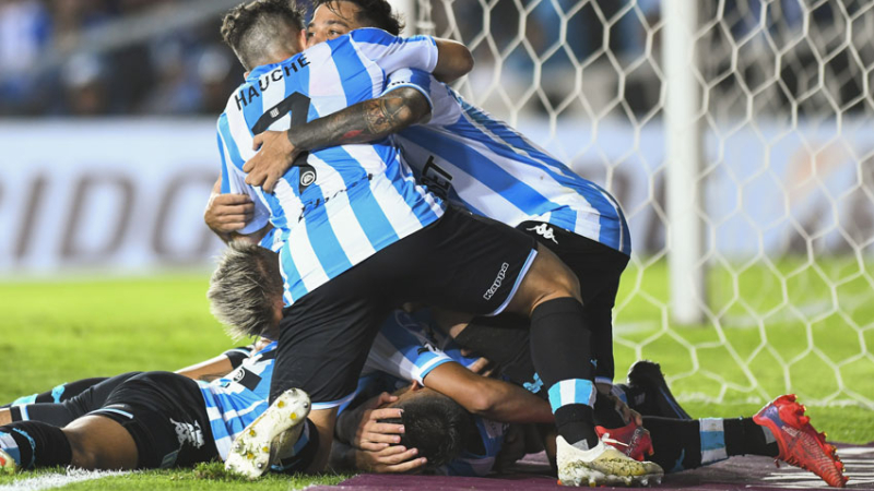 Racing sigue a paso firme en la Sudamericana