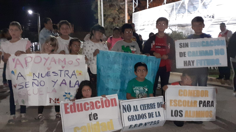 San Bernardo: acampe docente en reclamo al cierre de grados en una escuela primaria
