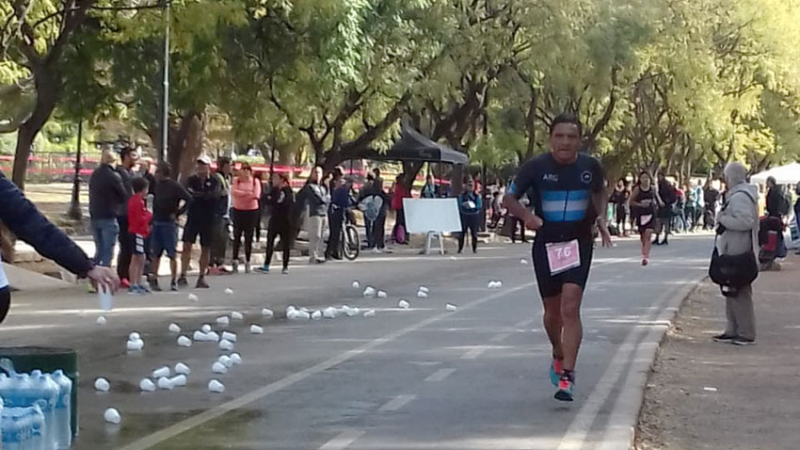 Javier Galarza alcanzó el primer puesto en el ranking argentino de triatlón