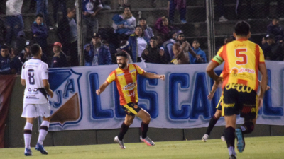 Sarmiento, efectivo y ganador