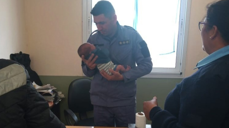 Quitilipi: rescatan a una beba de una semana abandonada en la calle