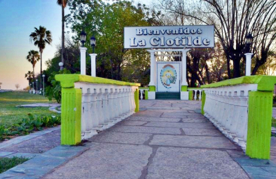 Acto chaqueño en La Clotilde por el Día de la Bandera