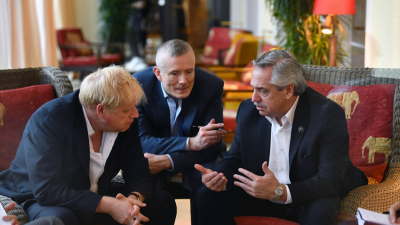 Fernández se reunió con Boris Johnson y exigió negociar por Malvinas