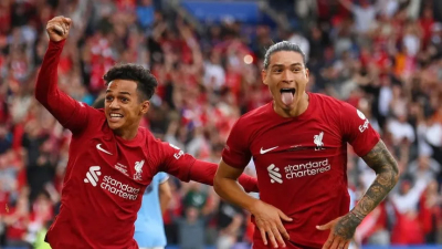 Julián Álvarez debutó con gol en el City pero perdió ante Liverpool en la Community Shield