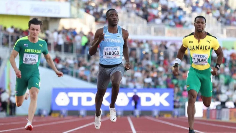 Un joven botsuano batió el record mundial de los 100 metros