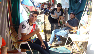 Hinchas de River abarrotados en 130 metros harán el aguante hasta el lunes 29