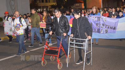 Emotiva y contundente movilización contra los recortes en Discapacidad