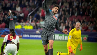 Gio Simeone gritó y cerró la tremenda goleada del Napoli al Ajax