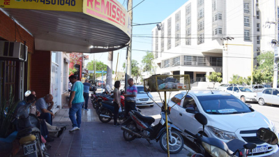 Crítica situación de remiseros en Sáenz Peña: "Trabajamos por un kilo de carne y pan", dicen