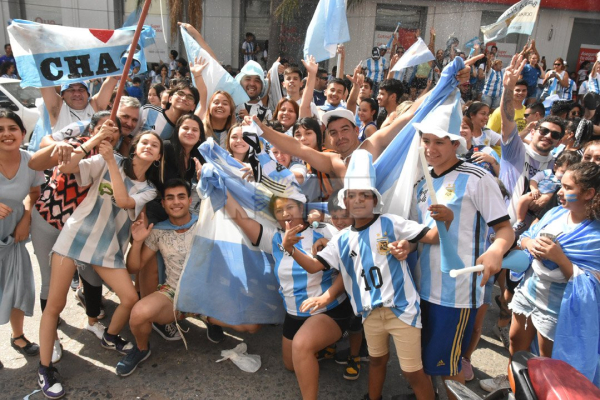 Festejos en Resistencia de Argentina campeón