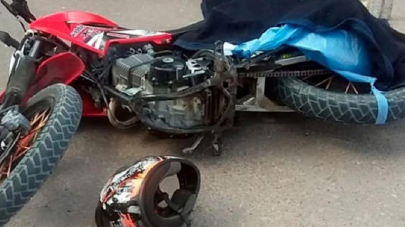 Tragedia en Bahía Blanca: salió a festejar en moto y murió ahorcado con una bandera argentina