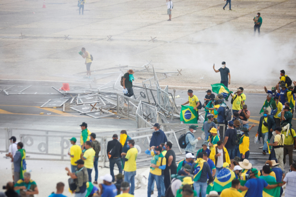 Lula Da Silva se encontraba de viaje en la zona de Sao Paulo,  afectada por intensas lluvias, mientras que el Congreso no estará  en actividad hasta el próximo mes.