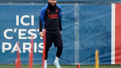 Messi vuelve a la acción con PSG y estrena su título del mundo
