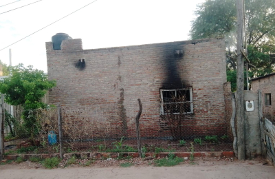 Horror en Castelli: prendió fuego a una madre y a su bebé, que luego murió