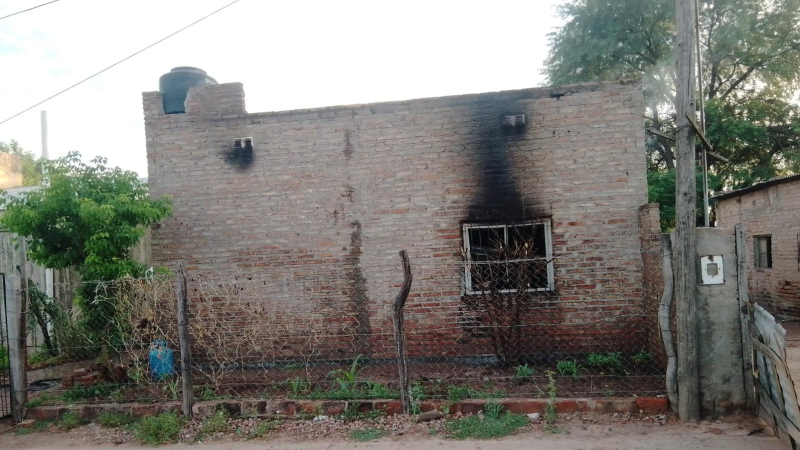 Horror en Castelli: prendió fuego a una madre y a su bebé, que luego murió