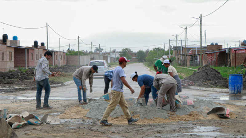 Obras de viviendas y emprendimientos en diferentes barrios de Resistencia