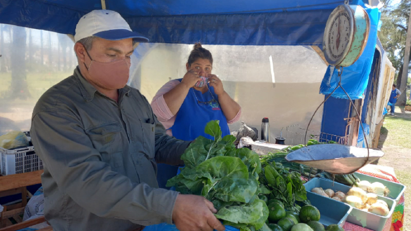 La Feria Franca resiste la sequía en una ciudad que demanda producción local