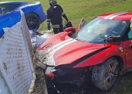 ferrari.jpg