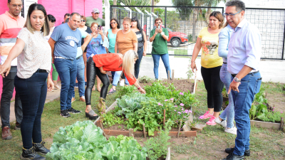 El Municipio entregó herramientas para reforzar cuidado de huertas en centros comunitarios