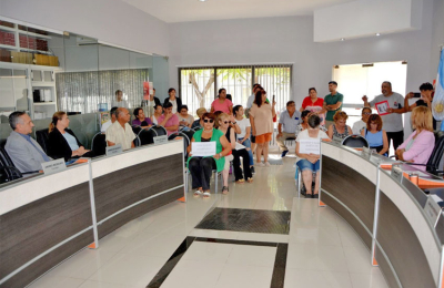 Quejas y preocupación por el aumento de las boletas de luz y agua