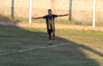 Central Benítez es la sensación del Torneo Apertura