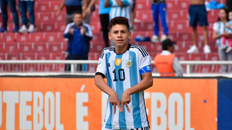 La Selección Sub-17 venció a Chile y el "Diablito" Echeverri volvió a ser figura