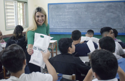 Entregaron útiles a más de 500 alumnos y docentes de la Escuela 1030
