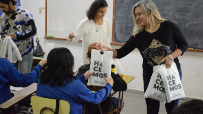 Entregaron kits escolares en seis establecimientos de Resistencia