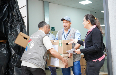 Más de 31 mil paraguayos votan presidente este domingo en la Argentina