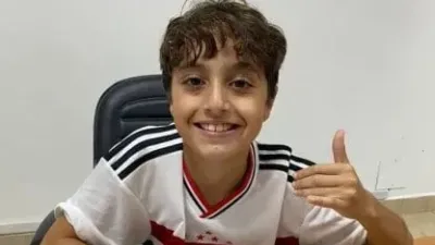 Se llama Lionel Messi, tiene nueve años y firmó contrato con el San Pablo