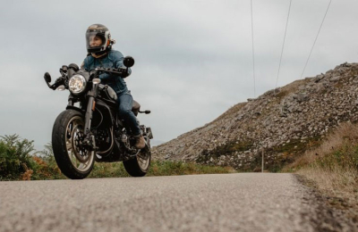 360 grados: una mujer, una moto y el mundo 