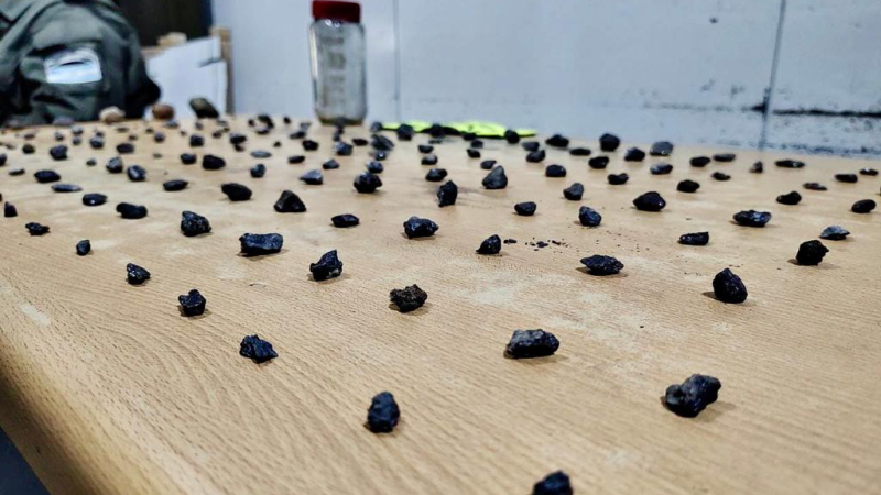 Viajaba desde Santa Cruz con 184 meteoritos en su vehículo