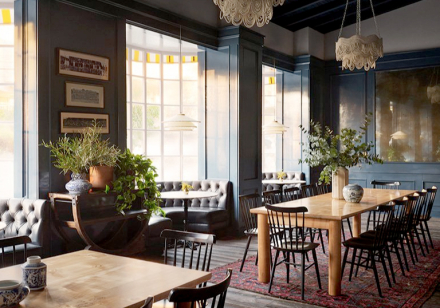 hotel el bar Henrys.jpg