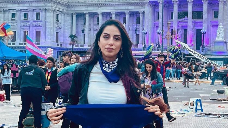 Proponen penalizar la difusión no consentida de fotos íntimas