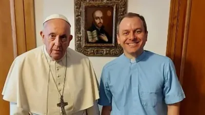 Un cura argentino es el nuevo secretario del Papa Francisco