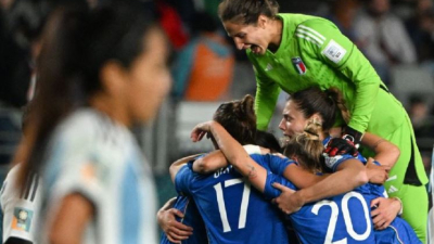 Argentina no pudo con Italia y cayó por 1 a 0 en su debut mundialista