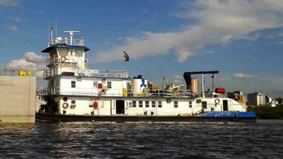 Argentina embargó un remolcador paraguayo por la deuda de peajes en el Paraná